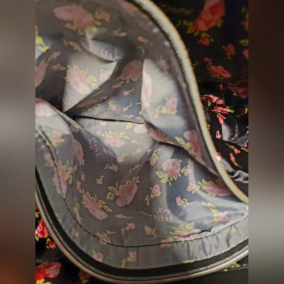 Betsey Johnson Black and Red Bow Embellished Bag - Picture 8 of 10